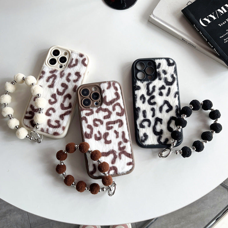 Leopard Printed Plush Phone Case - Furry & Stylish Protection for Your Device 🐆✨